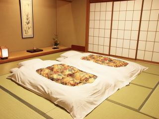Futon-Japanese style bedding