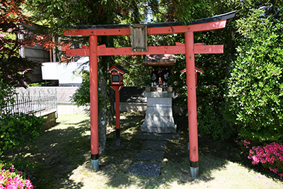 ★奥野君-10F神社.jpg