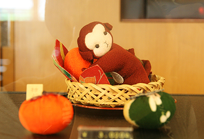 お猿さんと柿.jpg