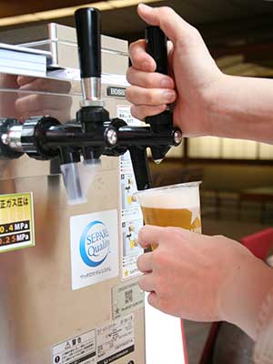 兵衛向陽閣-湯上り処でビール販売3.jpg