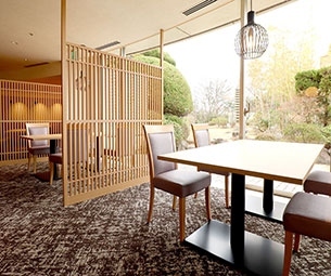 ダイニングで会席料理