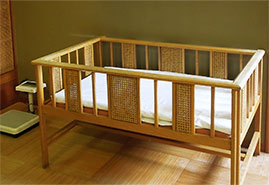 画像:ベビーベッド