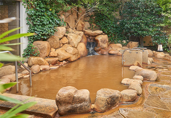 画像:日本最古の湯「金泉」