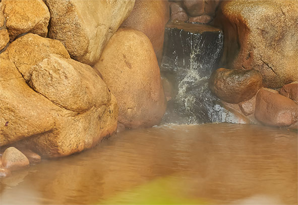画像:日本最古の湯「金泉」