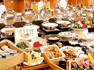 Buffet style dinner-dishes