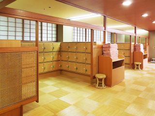 Changing room, lockers