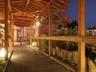 San no Yu, entrance, night view