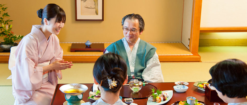 밝은 미소로 접객