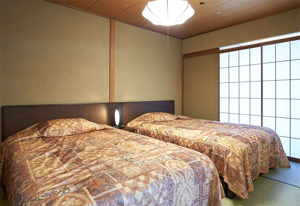 ベッドルーム付客室