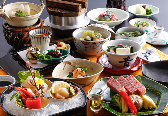画像:会席料理 桜コース
